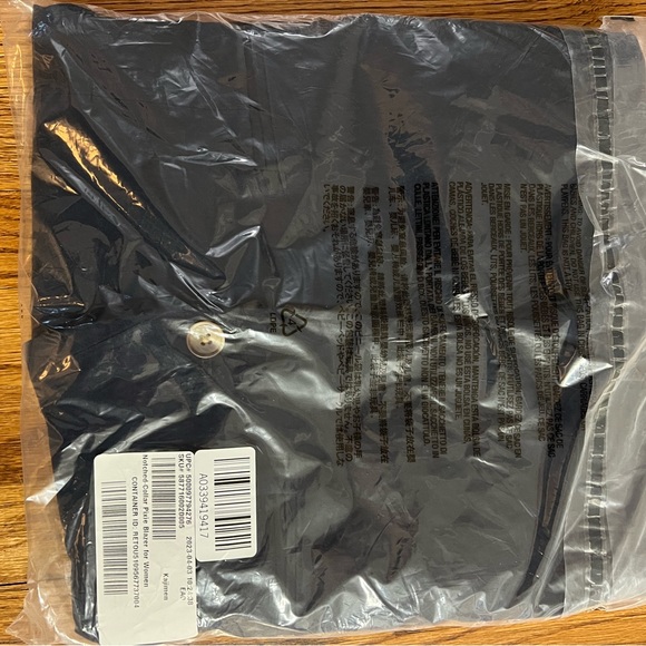 Notched Collar Pixie Blazer for Women (Old Navy), Navy, XXL, NWT- never opened - Picture 3 of 7